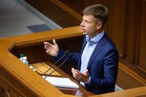 Гончаренко в Раді жорстко розкритикував Зеленського: що вам заважало у 2014 році взяти зброю і захищати Україну?