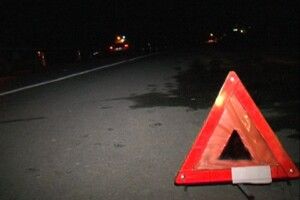 На Волині пізно ввечері посеред проїжджої дороги лежав чоловік