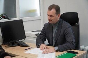 Чи знайшли нерухомість і автівки у декларації мера Володимира