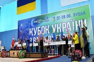 200 спортсменів із 23 регіонів змагаються за Кубок України з важкої атлетики у Луцьку