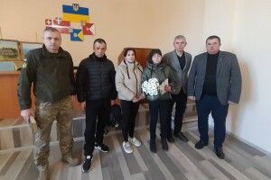 Рідним Героя з Волині вручили його почесну нагороду