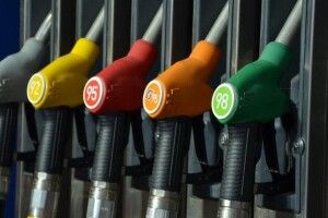 Як у наркоторговців: журналісти розкрили шахрайську схему продажу бензину