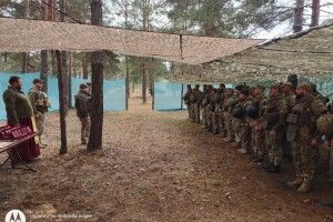 Восьмий місяць на «нулі»: волинські тероборонівці отримали бригадні відзнаки (Фото)