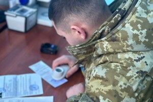 Волинські прикордонники спіймали двох молодиків з підробленими документами