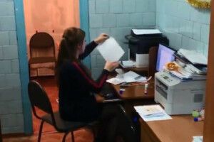 А вчительську перенесли у приміщення.... туалету (Відео)