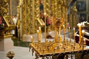 Чоловік увірвався до церкви й погрожував накласти на себе руки, бо «нема настрою»