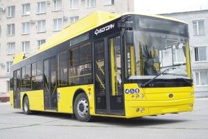 4 новеньких «Богданів» вирушили  з Луцька у Полтаву (Фото)