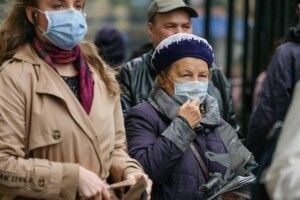 «Найголовніше – всім вижити»: медик розповіла, коли буде перемога над коронавірусом