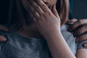 21-річний лобуряка намагався згвалтувати 13-літню