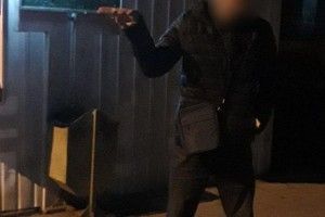 Луцькі патрульні завадили чоловікові порізати себе ножем 