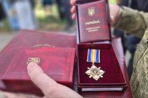 Сльози на орденах: Волинь схиляє голови перед полеглими Героями