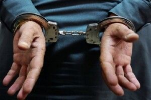 Облив легкозаймистою речовиною та підпалив: на Закарпатті чоловіка затримали за спробу вбивства співмешканки