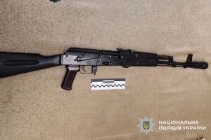 На Дніпропетровщині військовий з автоматом влаштував стрілянину біля супермаркету: є загиблі