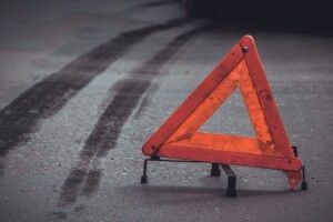 На Волині водій легковика протаранив стовп 