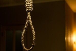 На Волині знайшли повішеного чоловіка  