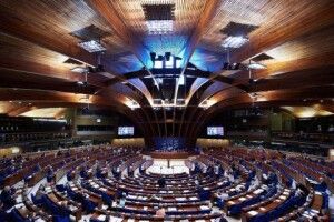 Делегації семи країн заявили про демарш після підтвердження повноважень Росії в ПАРЄ 