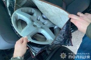 У Луцьку зловили крадія ковпаків з автомобілів
