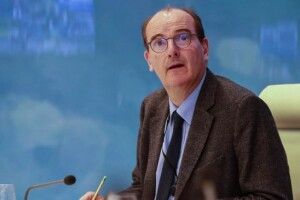 Прем’єр-міністр Франції одержав щеплення вакциною AstraZeneca