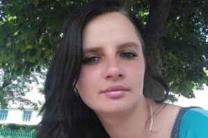32-річна жителька Рівненщини вийшла з дому разом з дитиною і не повернулася (Фото)