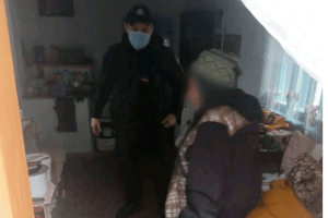 На Рівненщині бабуся звернулася до поліцейських, бо не було кому привезти продукти