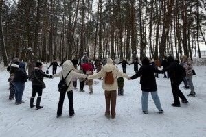 Екскурсія до оленів та зимова казка: родини волинських захисників відвідали лісову резиденцію (Фото)