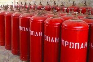 На Волині через відсутність газу люди заправляють балони на автозаправці