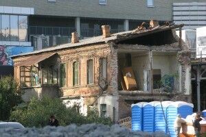 Жителі міста негативно реагують на демонтаж старовинних будинків
