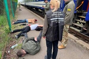 Правоохоронець організував «транзит» ухилянтів через кордон на Волині