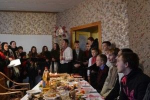У церковному домі відбулася «Багата вечеря» для самотніх