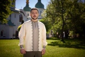 Президент Зеленський: «У Бога на плечі шеврон з українським прапором»