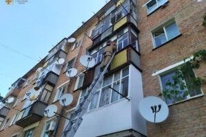 Сиділа і плакала: у Полтавській області з балкона 5-поверхівки знімали 6-річну дівчинку 