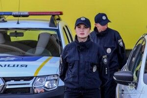 «Приїжджайте, бо не дає!»: у Львові дядько впродовж ночі кілька разів викликав поліцію – дружина вперто відмовляла йому в інтимі (Фото)
