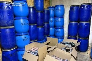 На Волині підпільний цех з виробництва тютюну працював «на повну»