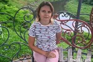 Сіла на тролейбус і зникла: у Луцьку розшукують жінку