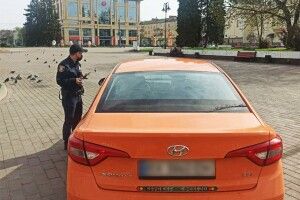У Луцьку оштрафували водія, який катався машиною по Театральній площі