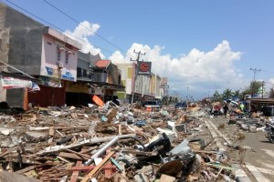 Число жертв землетрусу і цунамі в Індонезії перевищило 800 осіб 