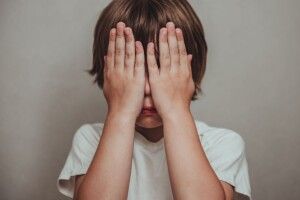 Жах в дитбудинку на Закарпатті: директорка зробила ґвалтівника «організатором розваг» для малечі