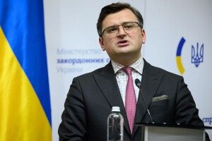 Кулеба – незгодним відключити Росію від SWIFT: «Кров невинних українських чоловіків, жінок і дітей буде і на їхніх руках»