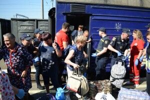 На Рівненщині зустріли дев'ятий евакуаційний потяг