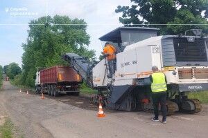 На Волині ремонтують важливу дорогу територіального значення - громади теж долучились