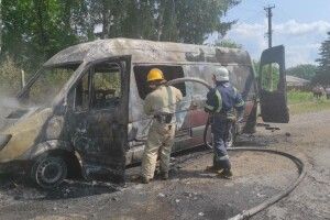 На Горохівщині вщент згорів бус (Фото)