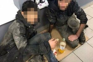 На Рівненщині виявили двох виснажених та голодних парубків з Пакистану