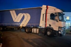 Прикордонники Луцького загону виявили тягач, якого викрали у Франції