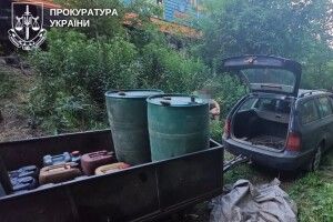 На Рівненщині машиніст із спільником злили майже тонну пального з локомотива
