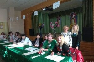 Усі члени дільничної виборчої комісії в Шацьку прийшли у вишиванках