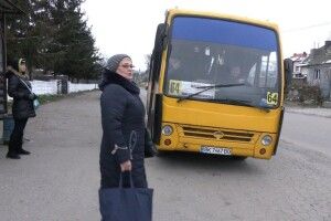 Скорочення восьми маршрутів у Рівному: як реагують пасажири та водії