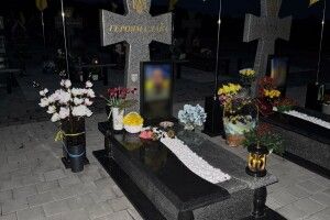 На Рівненщині винесли вирок крадію, який продавав вази з могил Героїв