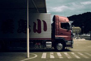 У Луцьку обікрали вантажівку: зник телефон та документи водія