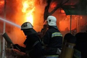 У Луцькому районі серед ночі горів будинок