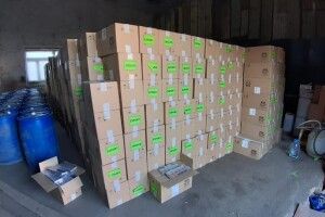 У Луцьку під час обшуків вилучили контрафактні цигарки вартістю понад 600 тисяч доларів. ФОТО